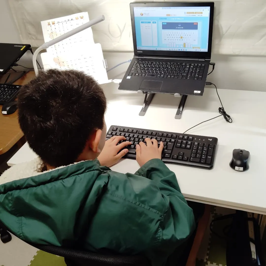 連休明けは辛い…水曜日19:40〜はバレッドキッズ安岡教室　...