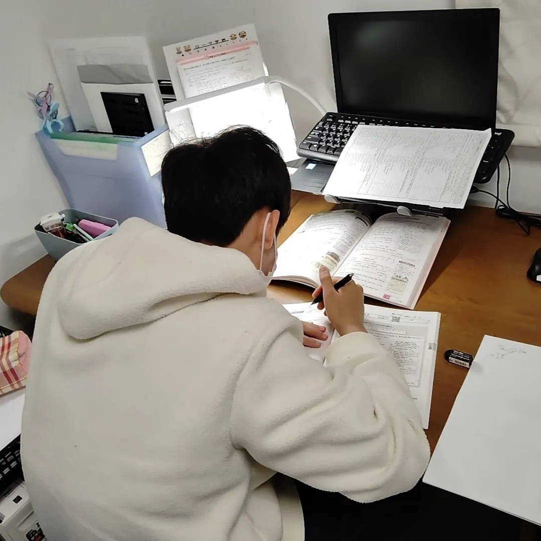 肉離れでこんなに腫れるかね…💦金曜日19:40〜は学習教室e...