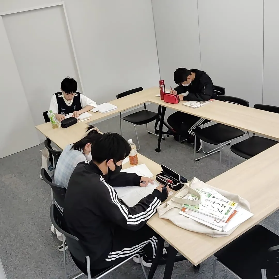 安岡小運動会終了後の13:00〜は定期テスト自主学習会の日！...