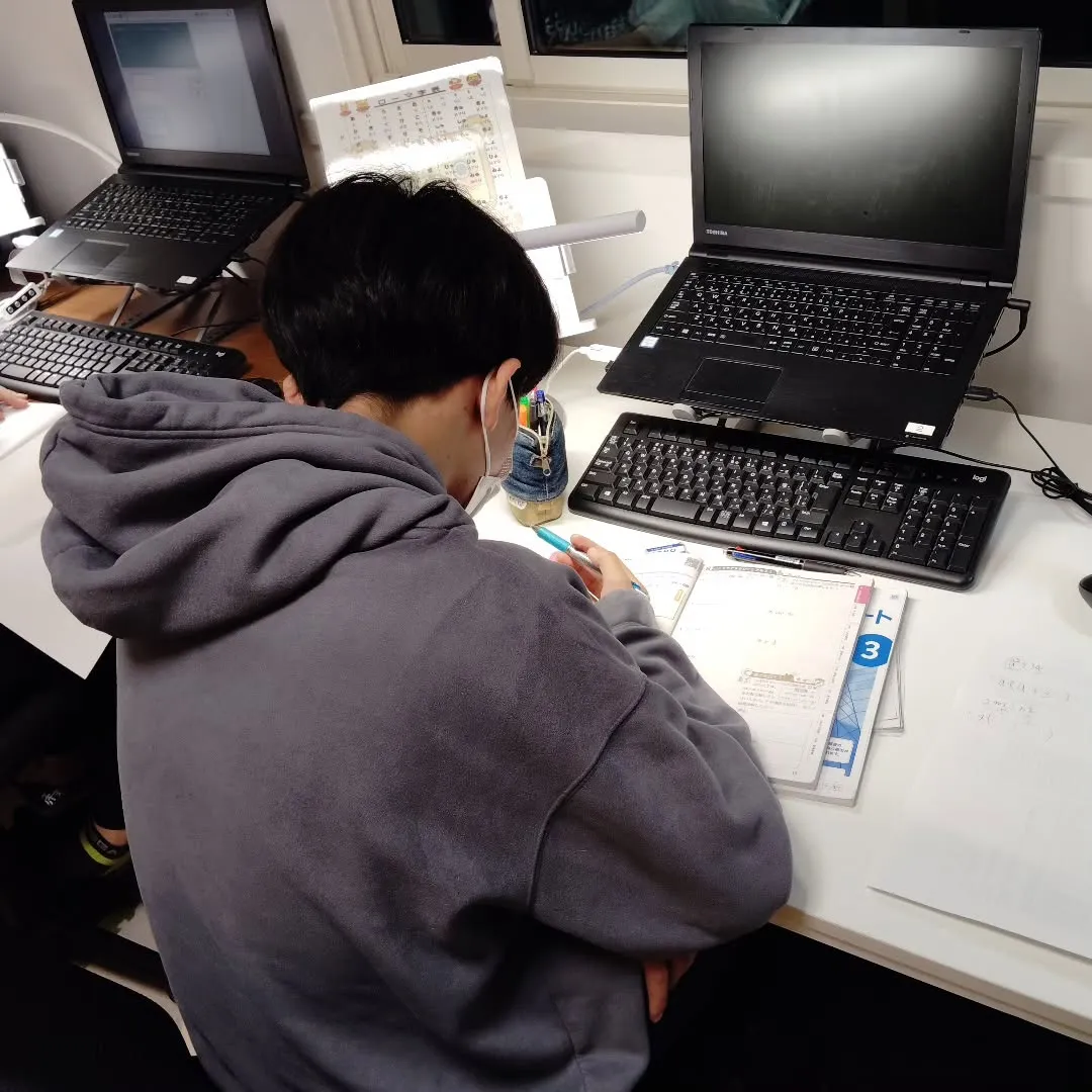 明日は雨？？金曜日19:40〜は学習教室edu_bridge...