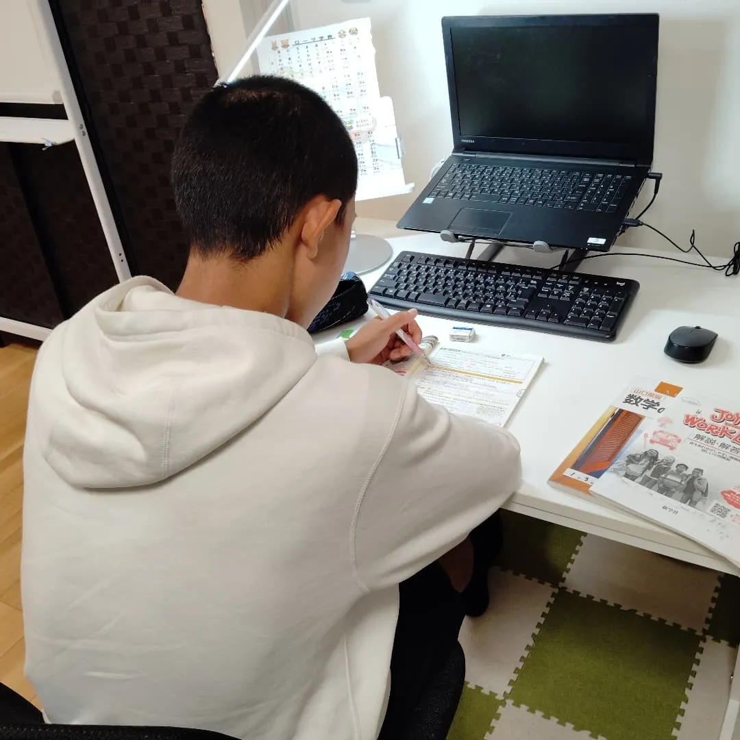 右足肉離れ、今日から添え木を外しました！月曜日19:40〜は...