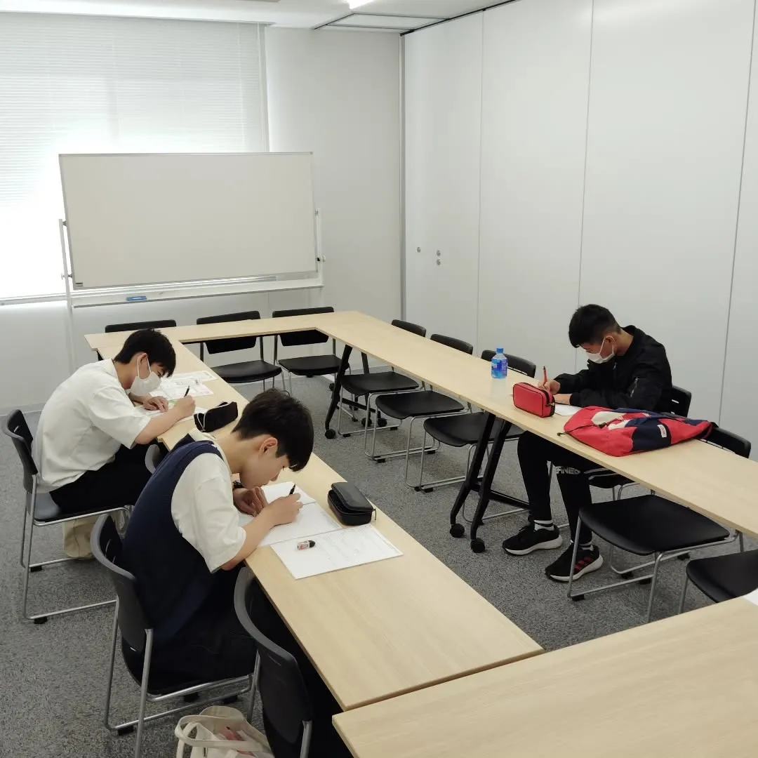 今日は、やすらガーデン2階第4会議室をお借りして、