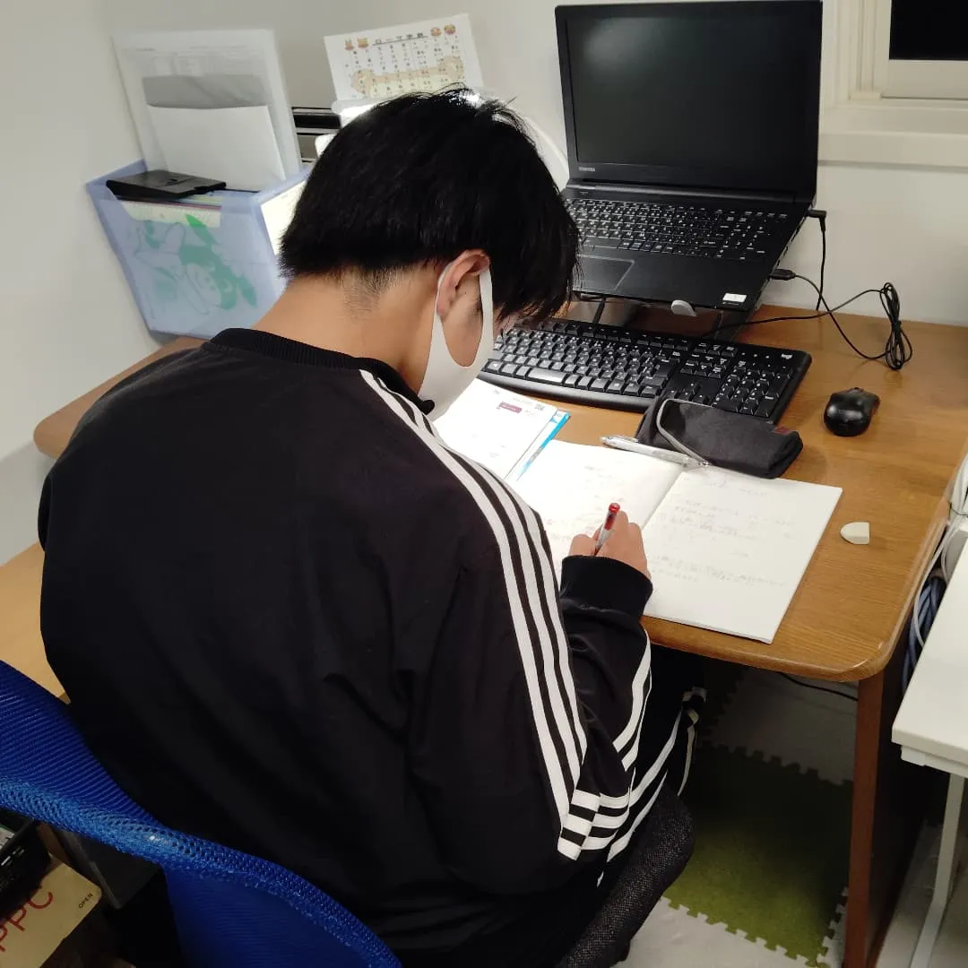 期末テスト、明日で終了＆明日スタート的火曜日15:20〜は学...