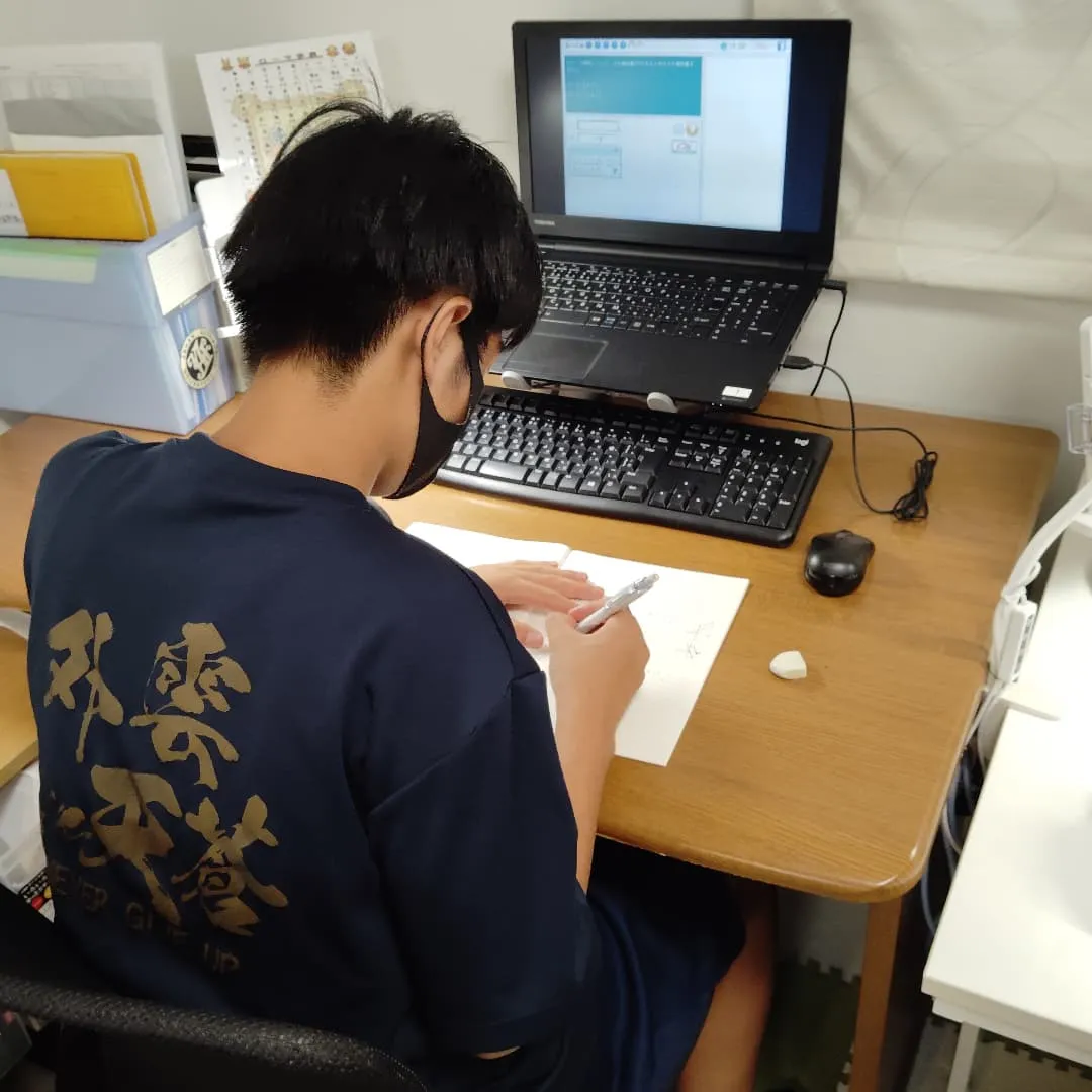 葉の痛みが完全になくなっはた！が、歯もなくなった😀火曜日15...