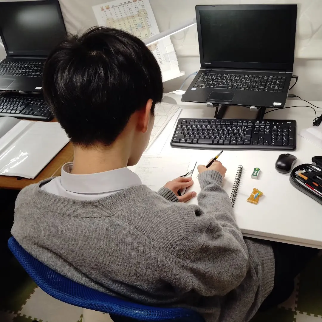 ともだ〜ちは　いいもんだ〜😀19:55〜は学習教室edu_b...