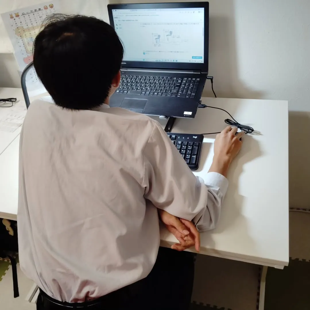 終わったぁ〜！！😀月曜日18:40〜は学習教室edu_bri...