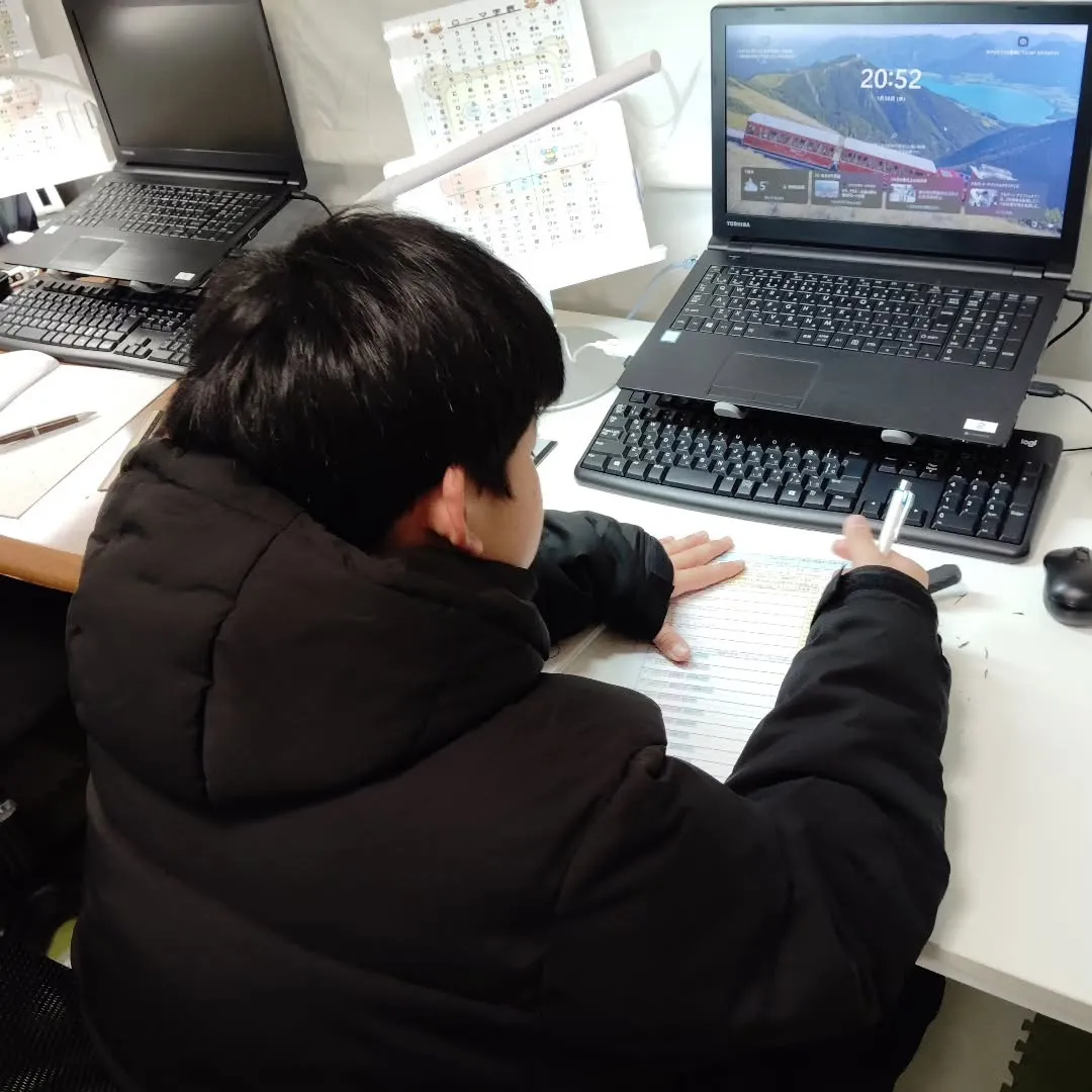 こちらも２日間まとめて…火曜日は15:20〜、水曜日は18:...