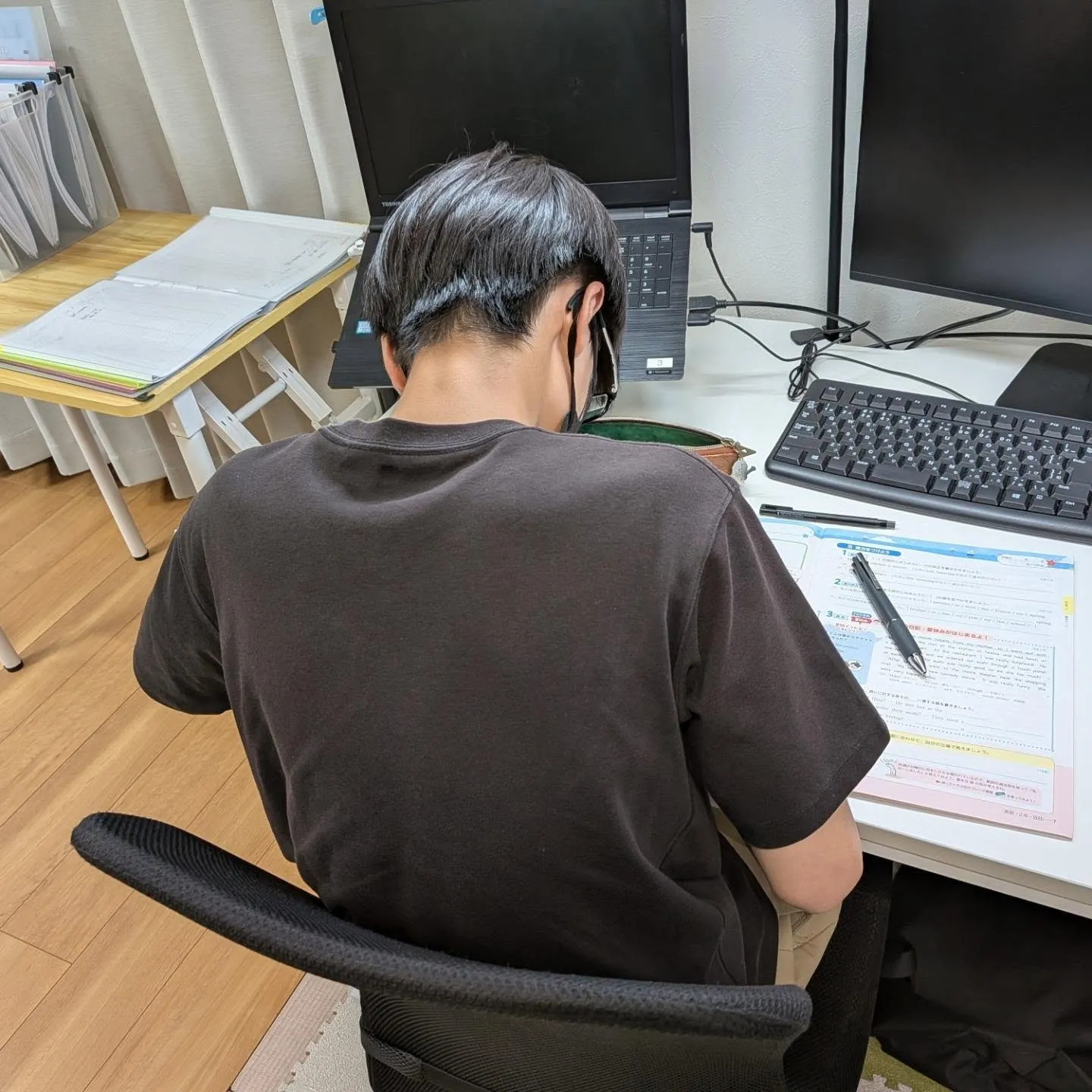 中3の英語ワークに布袋寅泰が！！