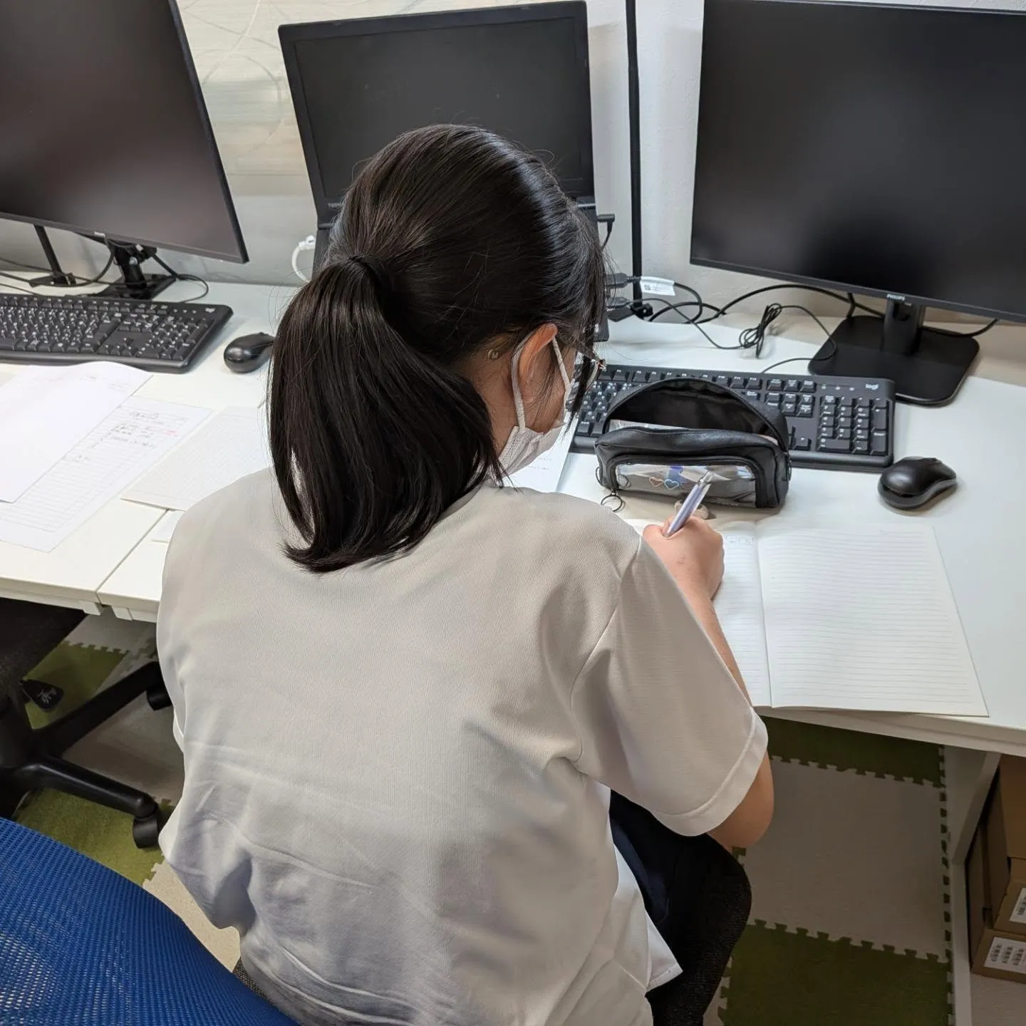 中3の英語ワークに布袋寅泰が！！