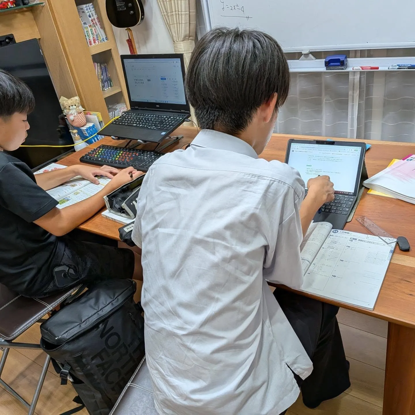 中3の英語ワークに布袋寅泰が！！